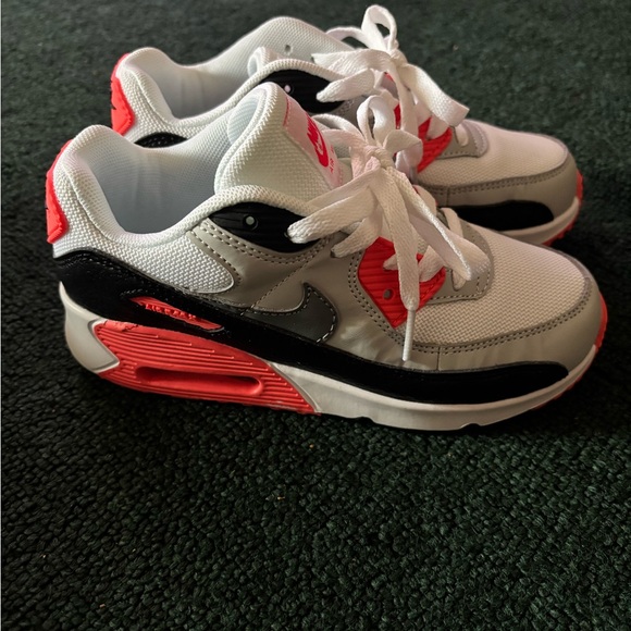 Nike Kids Air Max 90- 'Infrared' 2.5y - Picture 4 of 5